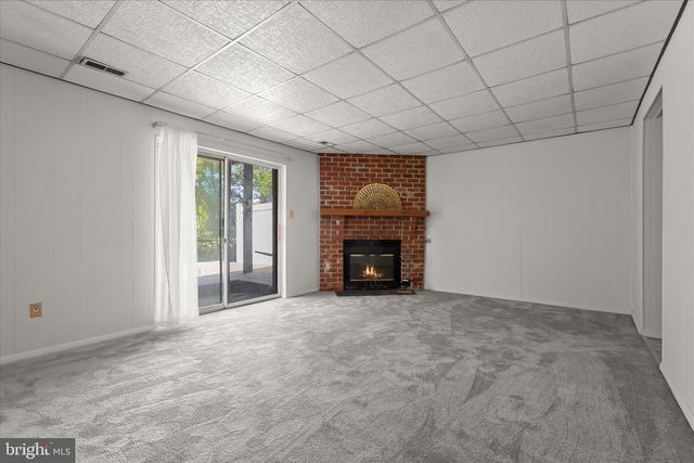 26 VALLEY CROSSING CIR, Cockeysville, MD 21030