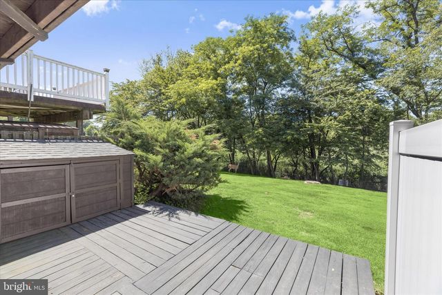 26 VALLEY CROSSING CIR, Cockeysville, MD 21030