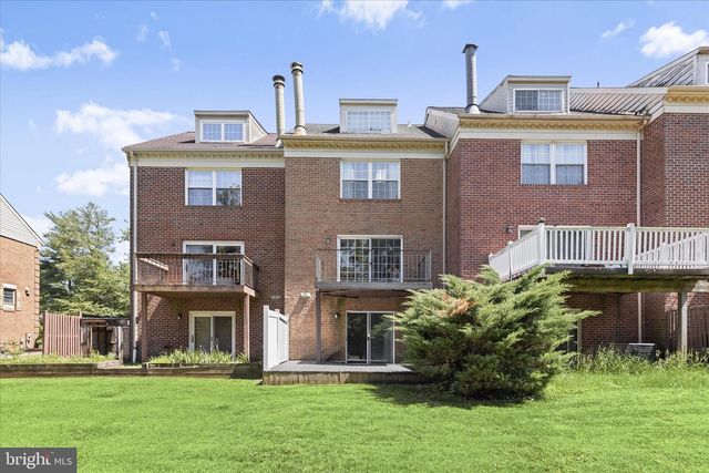 26 VALLEY CROSSING CIR, Cockeysville, MD 21030