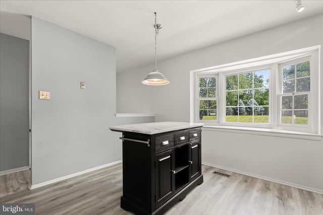26 VALLEY CROSSING CIR, Cockeysville, MD 21030