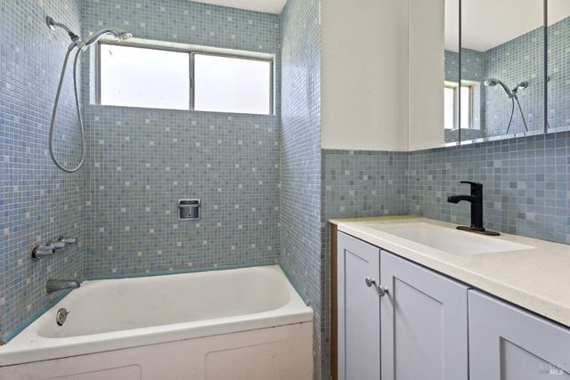 2025 Valley Rd, Willits, CA 95490