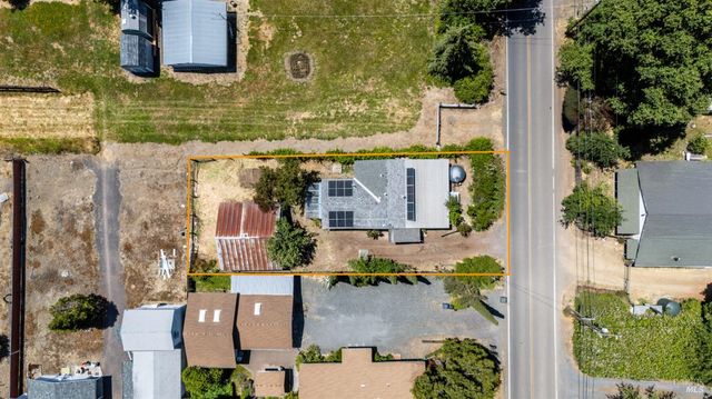 2025 Valley Rd, Willits, CA 95490