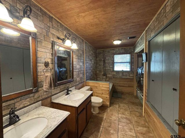 118 County Road 2124, Quitman, TX 75783