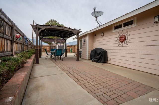 21621 Golden Hills Boulevard, Tehachapi, CA 93561