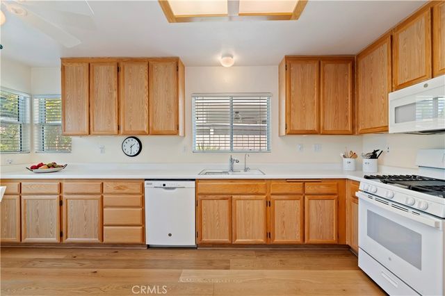 40277 Via Aguadulce, Murrieta, CA 92562