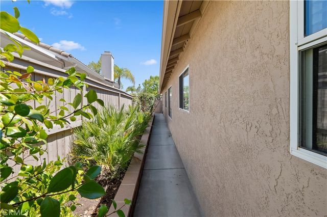 40277 Via Aguadulce, Murrieta, CA 92562