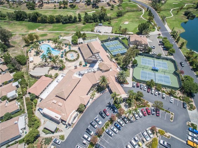 40277 Via Aguadulce, Murrieta, CA 92562