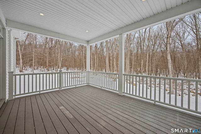 27 Greenwich Place, Colchester, CT 06415