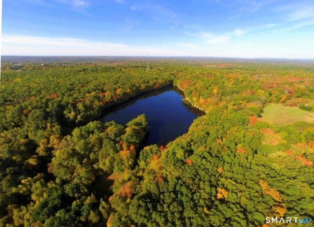 27 Greenwich Place, Colchester, CT 06415