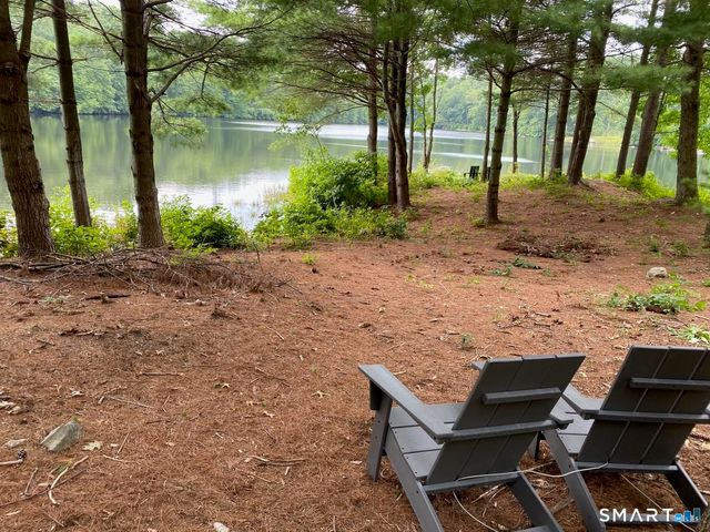 27 Greenwich Place, Colchester, CT 06415