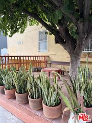 6013 Carlton Way 1, Los Angeles, CA 90028