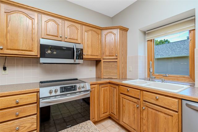 6084 Terrace Drive, Johnston, IA 50131