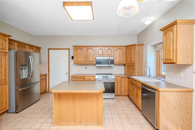 6084 Terrace Drive, Johnston, IA 50131