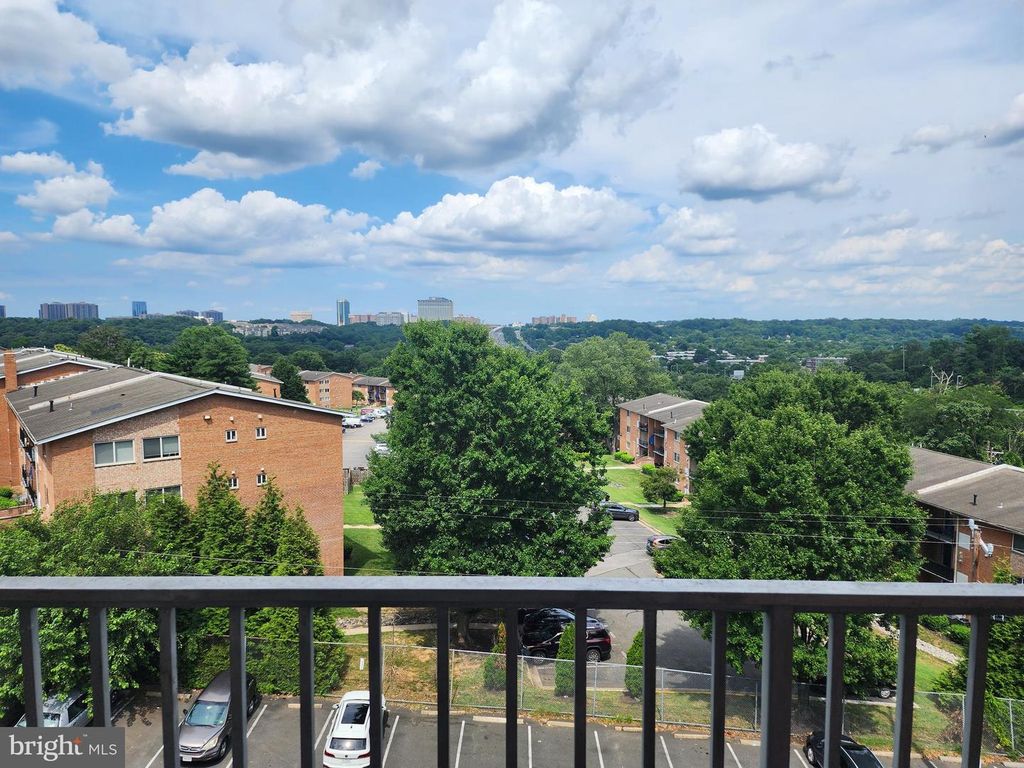 431 N ARMISTEAD ST #502, Alexandria, VA 22312