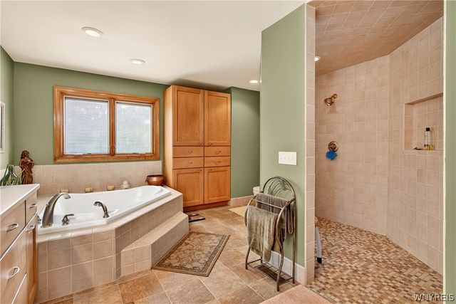 7845 Jewett Holmwood Road, Orchard Park, NY 14127
