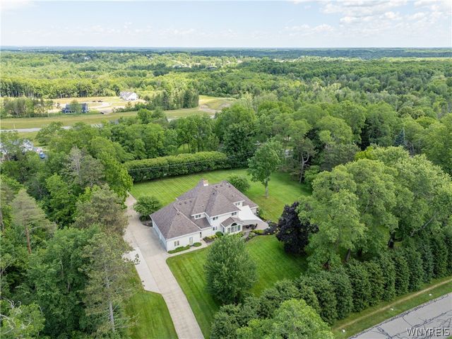 7845 Jewett Holmwood Road, Orchard Park, NY 14127