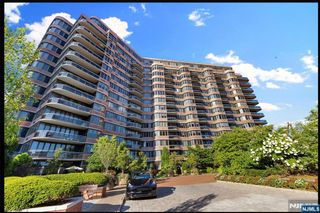 100 Carlyle Drive 11L-N, Cliffside Park, NJ 07010