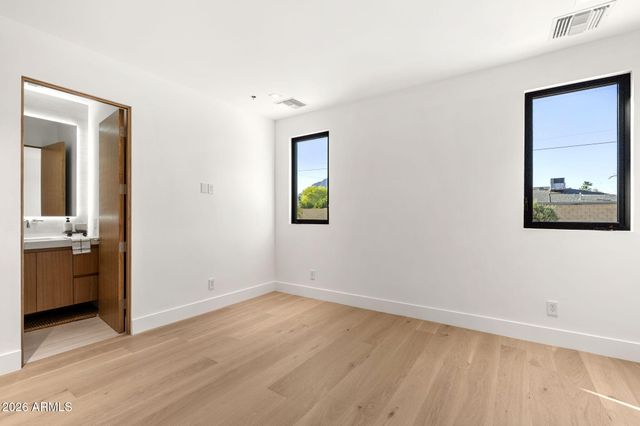 3801 N 64TH Street, Scottsdale, AZ 85251