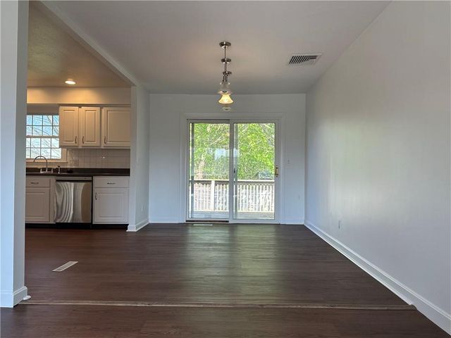 11 Pocono Road, Middletown, RI 02842