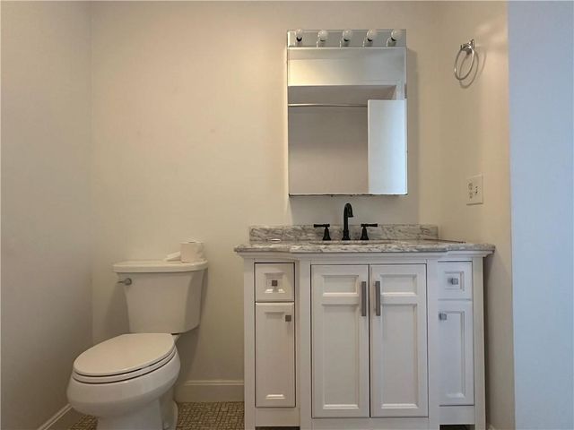 11 Pocono Road, Middletown, RI 02842