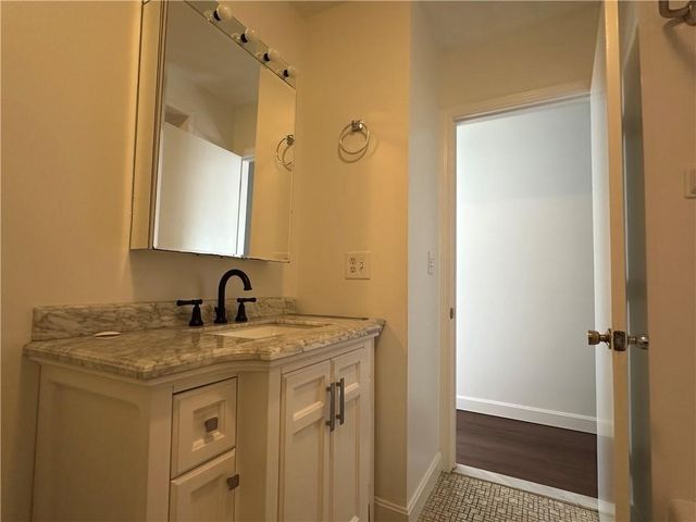 11 Pocono Road, Middletown, RI 02842