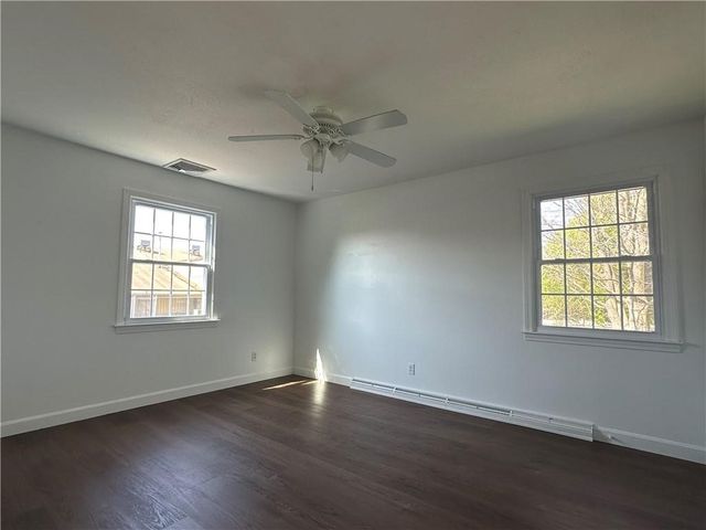 11 Pocono Road, Middletown, RI 02842