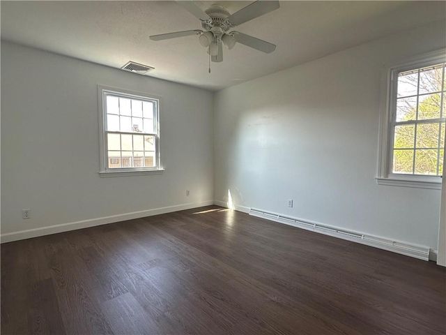 11 Pocono Road, Middletown, RI 02842