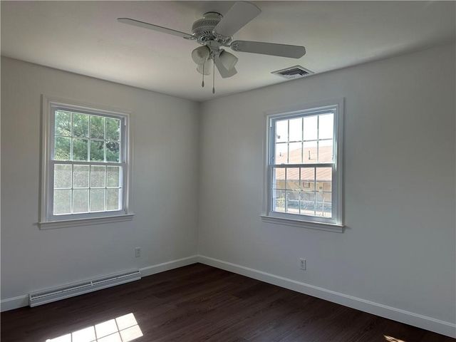 11 Pocono Road, Middletown, RI 02842