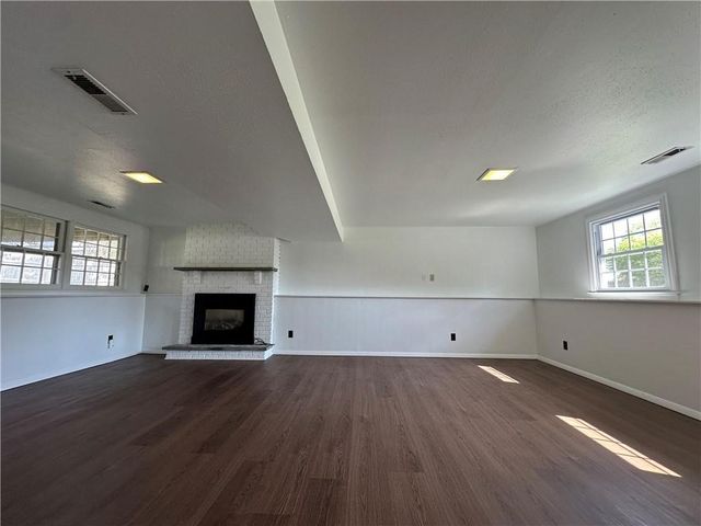 11 Pocono Road, Middletown, RI 02842