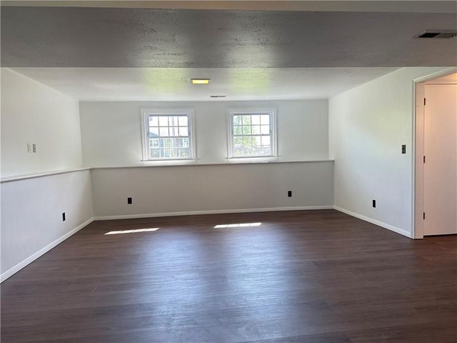 11 Pocono Road, Middletown, RI 02842