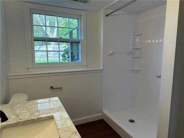 11 Pocono Road, Middletown, RI 02842