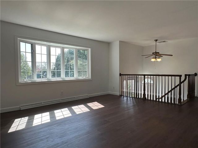 11 Pocono Road, Middletown, RI 02842