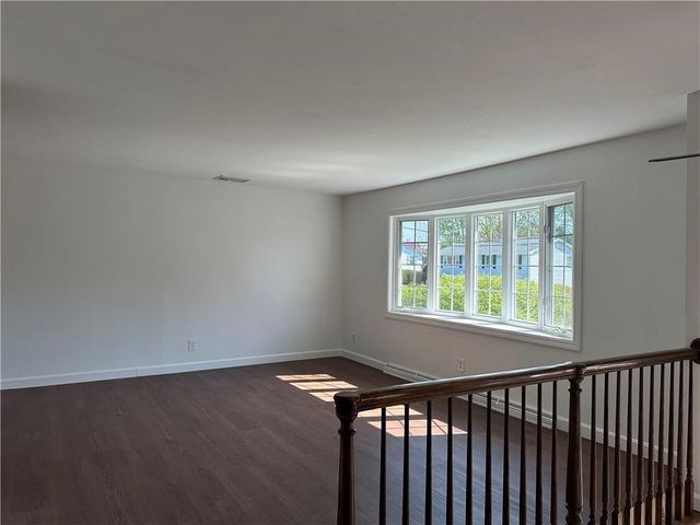 11 Pocono Road, Middletown, RI 02842