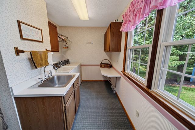 1002 RUTH Avenue, Erie, PA 16509