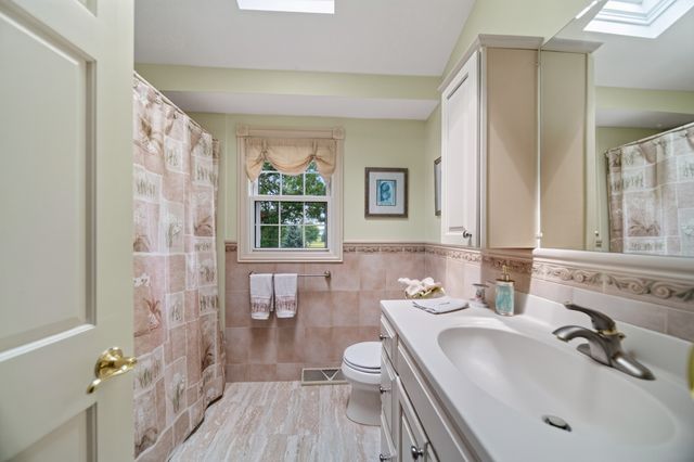 1002 RUTH Avenue, Erie, PA 16509