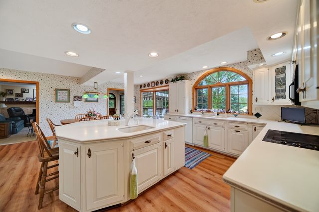 1002 RUTH Avenue, Erie, PA 16509