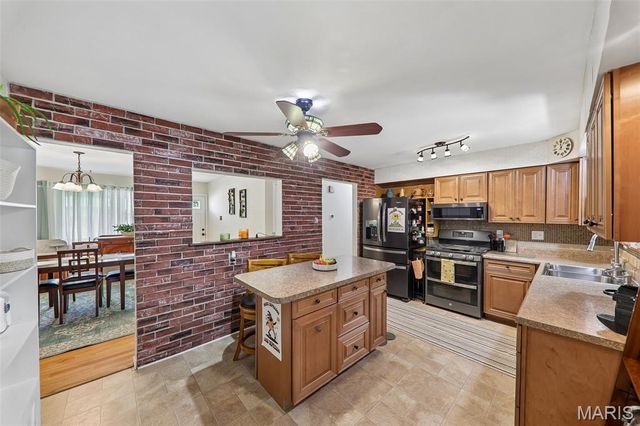 3520 Glen Bay Drive, St Louis, MO 63125