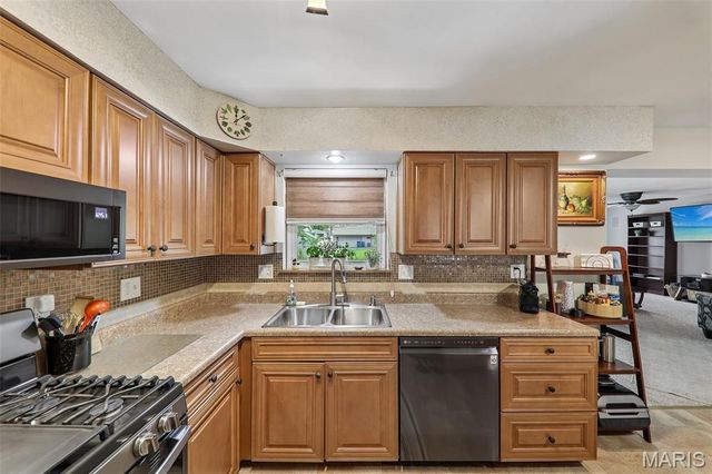 3520 Glen Bay Drive, St Louis, MO 63125