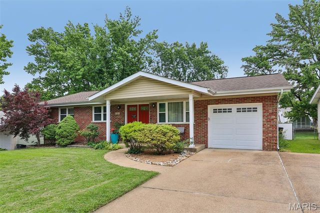 3520 Glen Bay Drive, St Louis, MO 63125