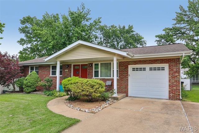 3520 Glen Bay Drive, St Louis, MO 63125