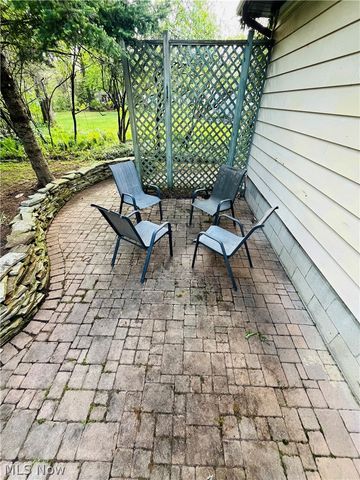 211 Square Drive, Madison, OH 44057