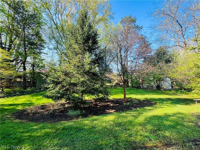 211 Square Drive, Madison, OH 44057