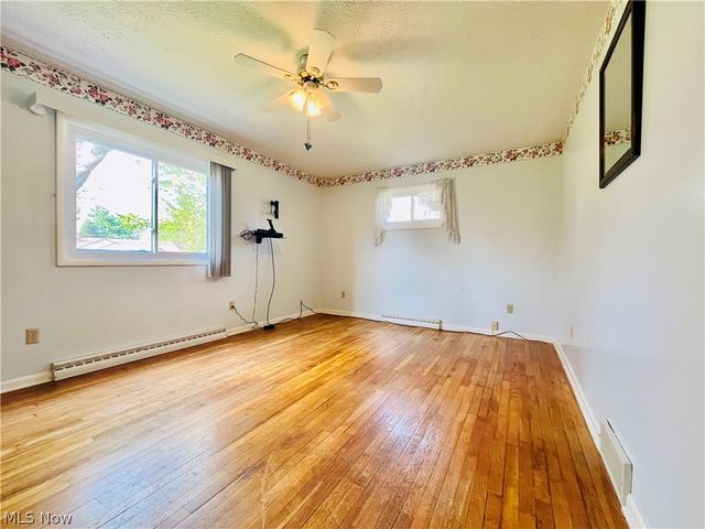 211 Square Drive, Madison, OH 44057