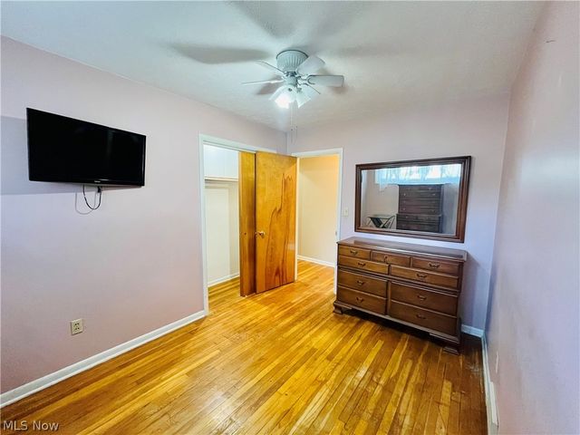 211 Square Drive, Madison, OH 44057