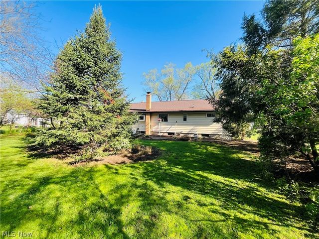 211 Square Drive, Madison, OH 44057