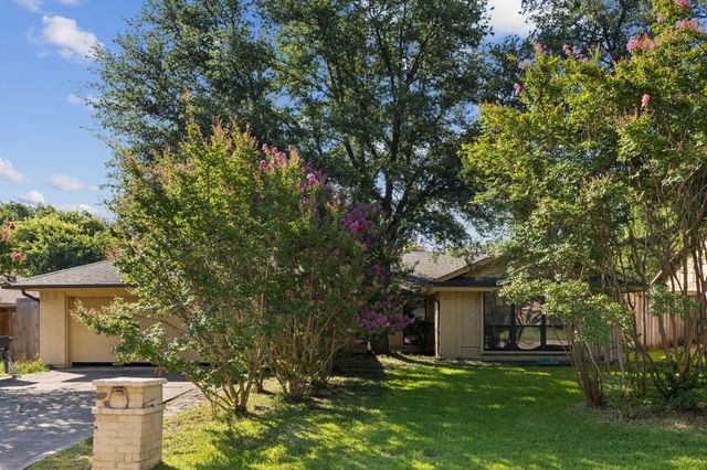 5602 Overridge Drive, Arlington, TX 76017