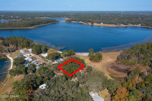 7915 Breezy Point Road W, Melrose, FL 32666