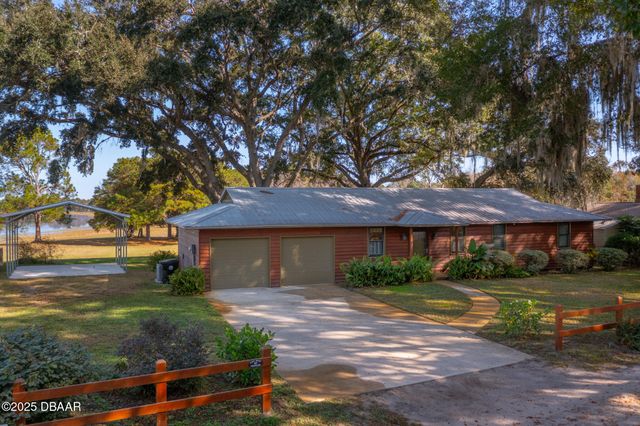 7915 Breezy Point Road W, Melrose, FL 32666