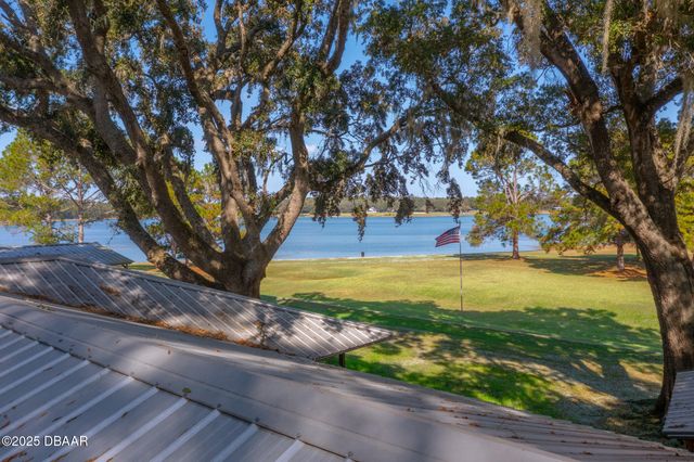 7915 Breezy Point Road W, Melrose, FL 32666