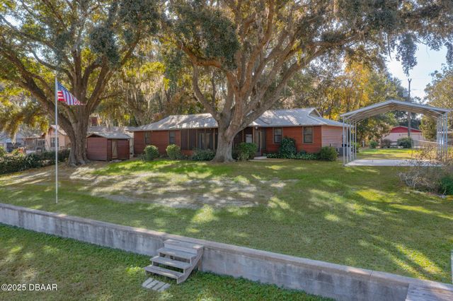 7915 Breezy Point Road W, Melrose, FL 32666